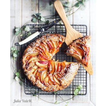 Déguster une Tarte aux fruits, pelle à tarte bois d'olivier et couteau office Laguiole Jean Dubost, fabrication française